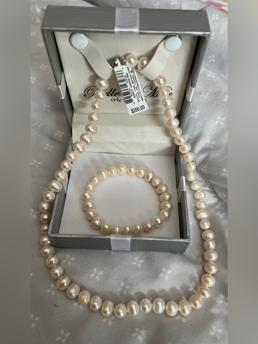 Cultured Pearl Necklace and Bracelet Set